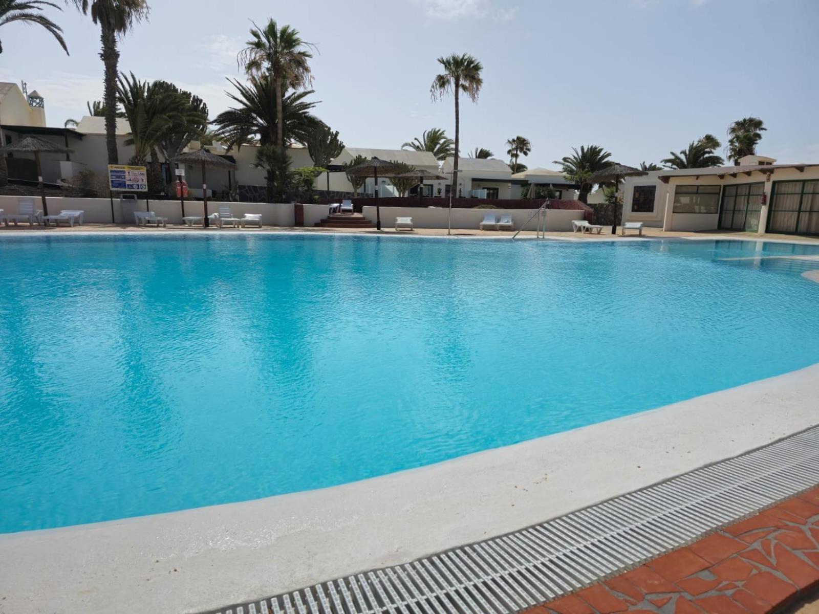 קוסטה טגוויסה Bungalow Goa Pool View, Playa Roca Residence Sea Front Access - Free Ac - Wifi מראה חיצוני תמונה